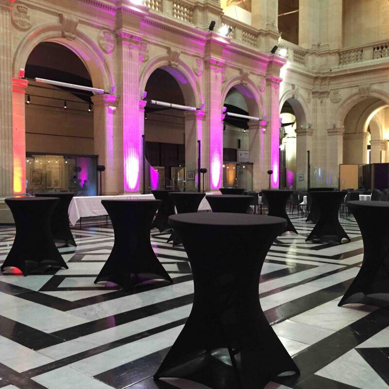 Funda de mantel negro para comedor de pie 110x80 cm