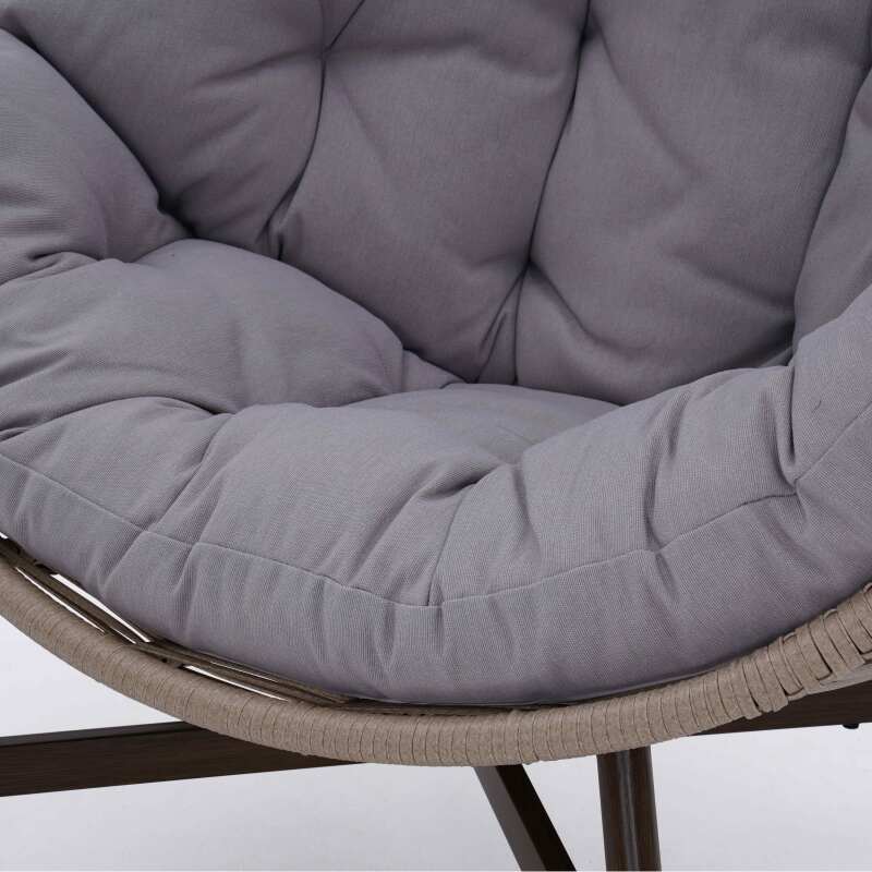 Sillón de jardín Egg sobre base de acero y ratán 142 cm