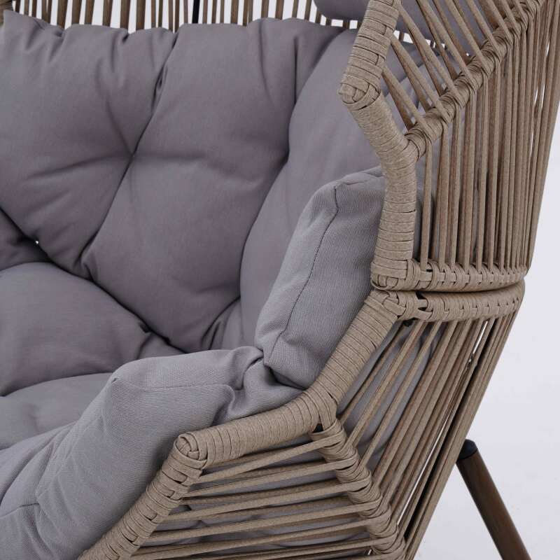 Sillón de jardín Egg sobre base de acero y ratán 142 cm