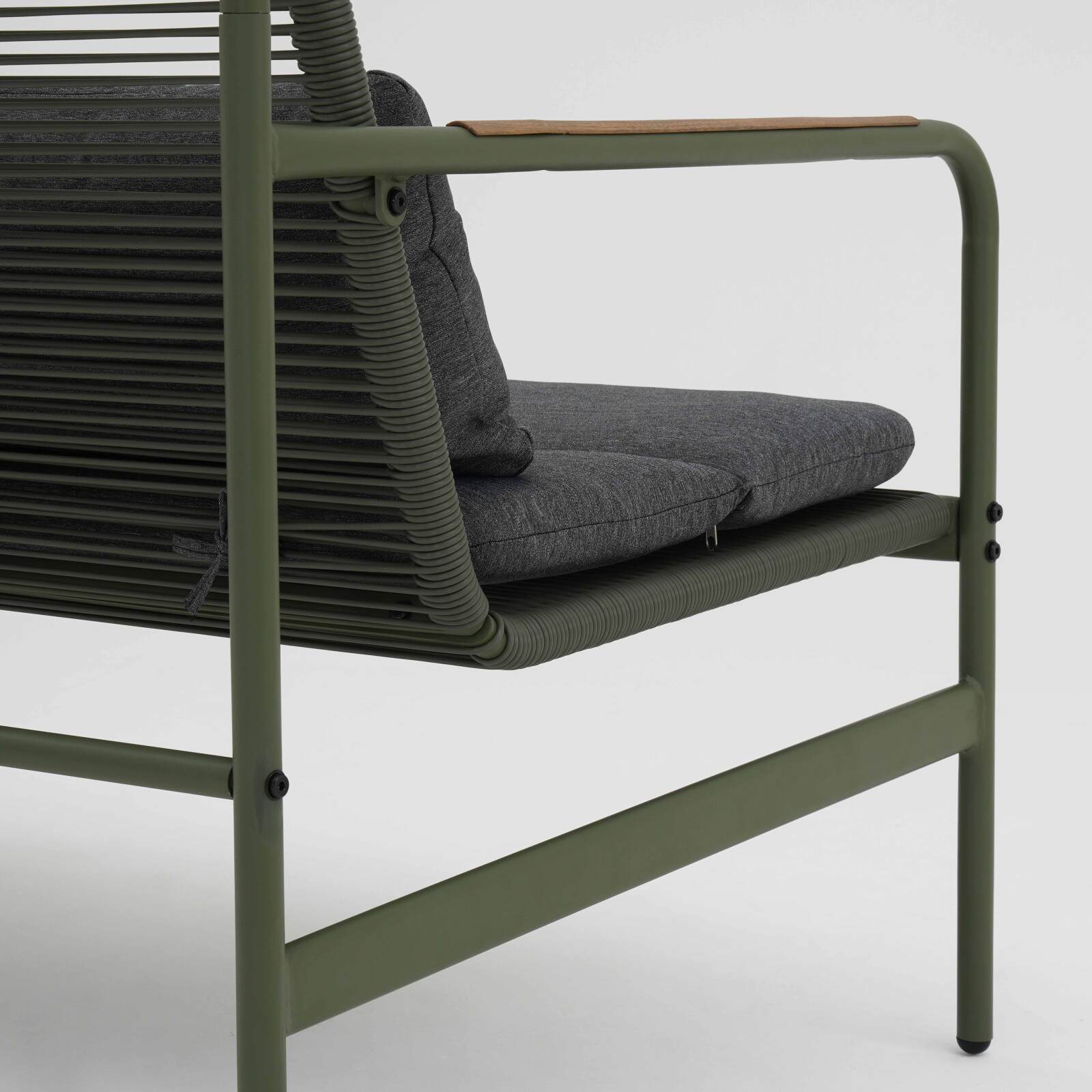 Mueble de jardín metálico de 4 plazas con 1 sofá, 2 sillones y mesa de centro.