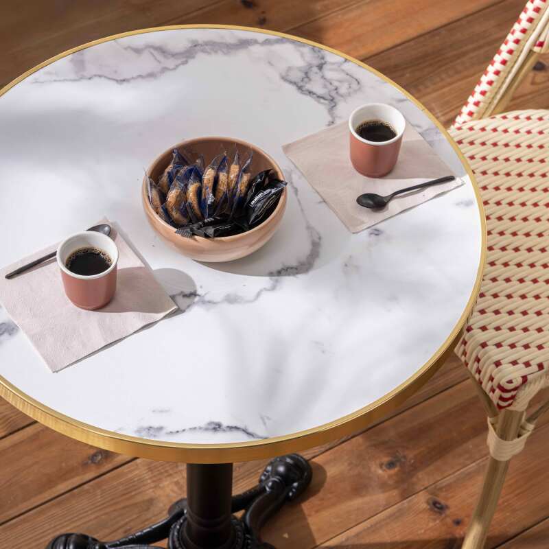 Mesa de terraza ⌀60 cm reclinable laminada y 2 sillas estilo bistró en ratán sintético