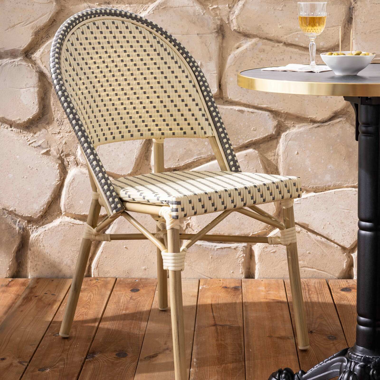 Mesa de terraza ⌀60 cm reclinable laminada y 2 sillas estilo bistró en ratán sintético
