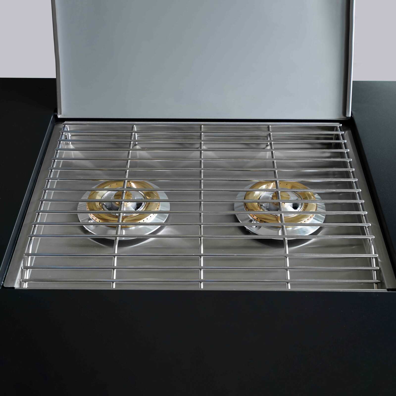 Cocina exterior de acero de 4 elementos con cocina de gas.