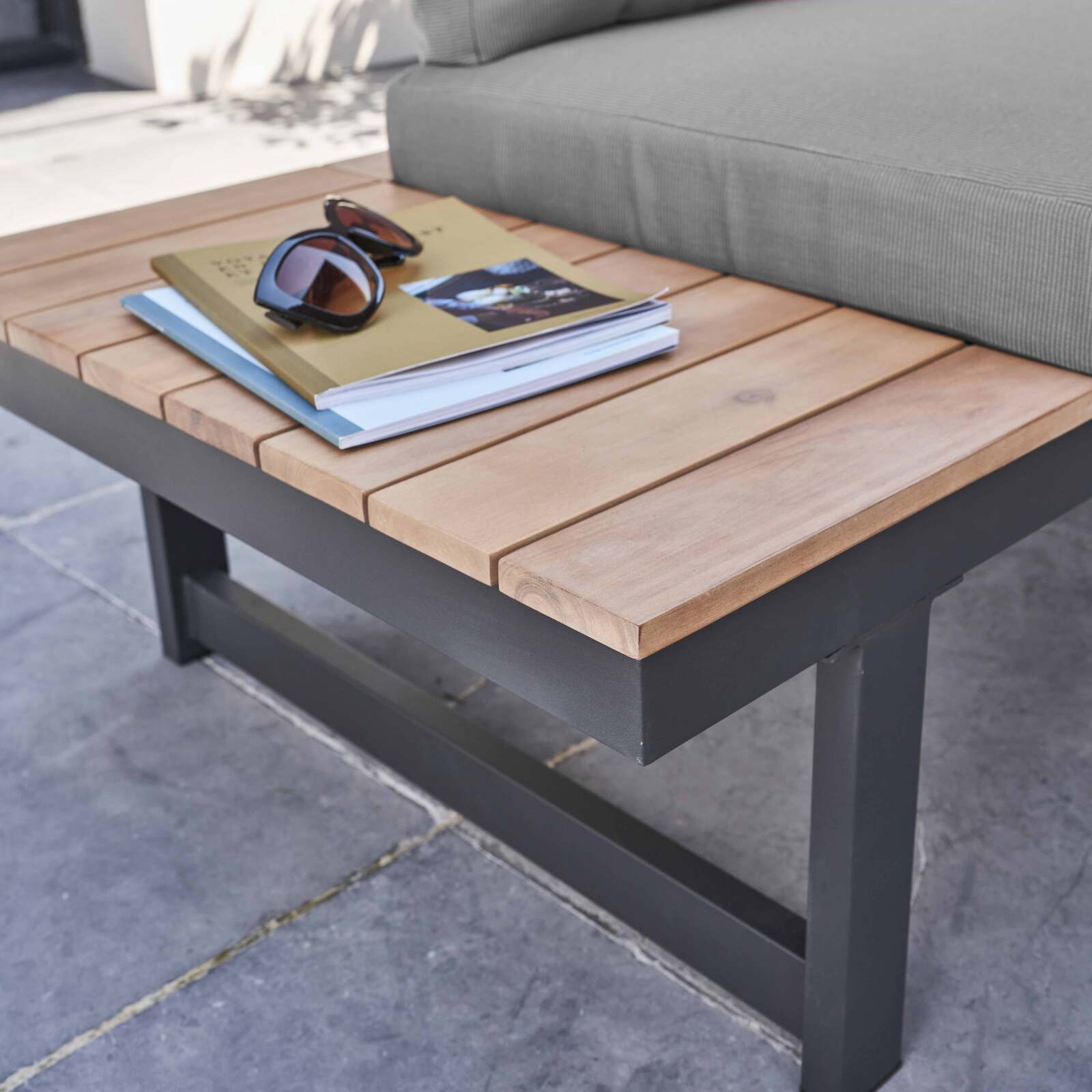 Sofá de jardín en esquina de 6 plazas de aluminio y madera FSC®