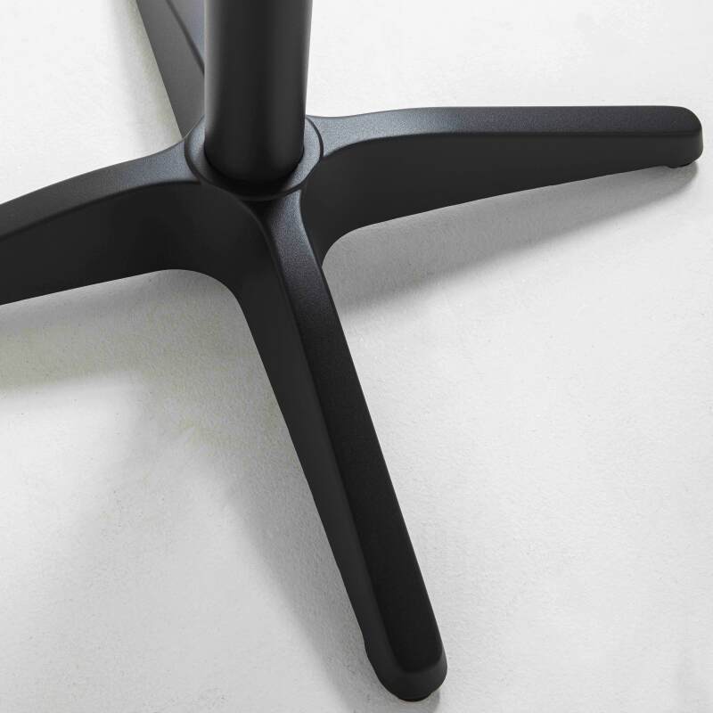 Mesa cuadrada con tablero de madera y 4 sillas de metal