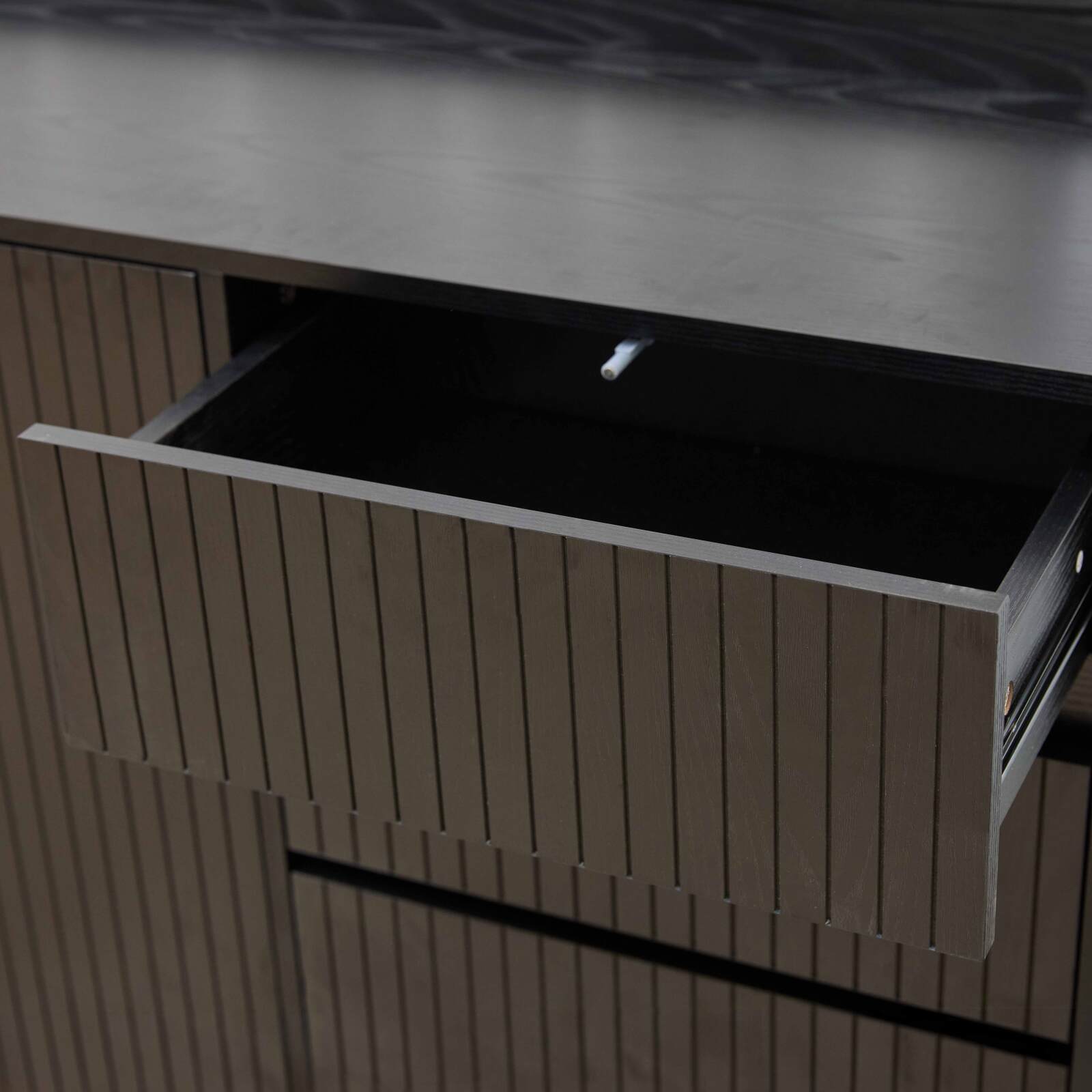 Aparador 2 puertas y 3 cajones en acero y decoración melamina MDF 150 cm