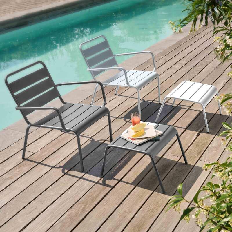 Sillones de jardín bajos de metal y reposapiés desparejados - Lote de 2 - Lifestyle