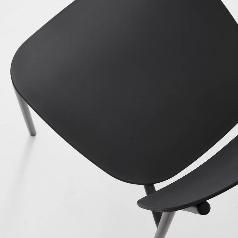 Lote de 2 sillas contemporáneas de acero y plástico