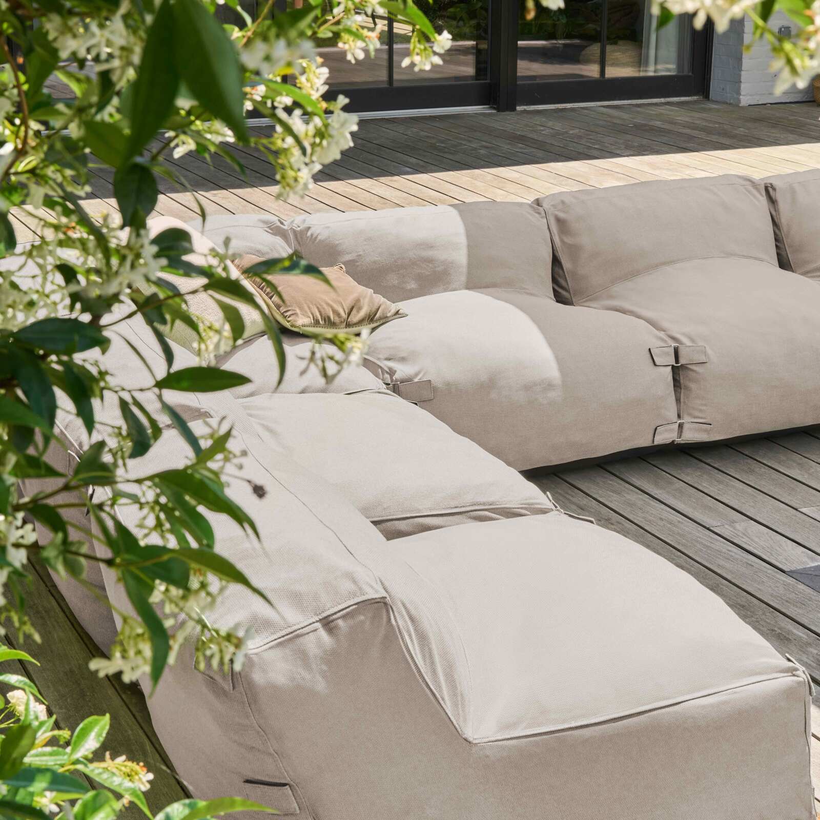 Sofá modular de exterior con 5 sillones, 1 sillón esquinero, 1 chaise longue y 1 puf