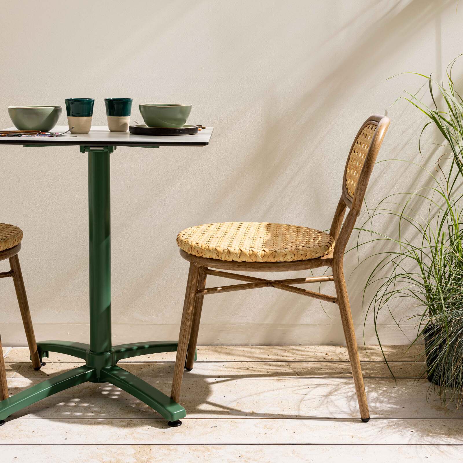 Silla de jardín de aluminio y ratán sintético