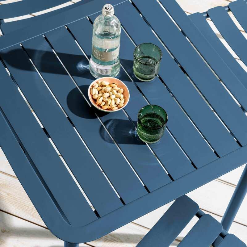 Mesa de patio cuadrada de 70 x 70 cm y 4 sillas con reposabrazos de aluminio (3/7)