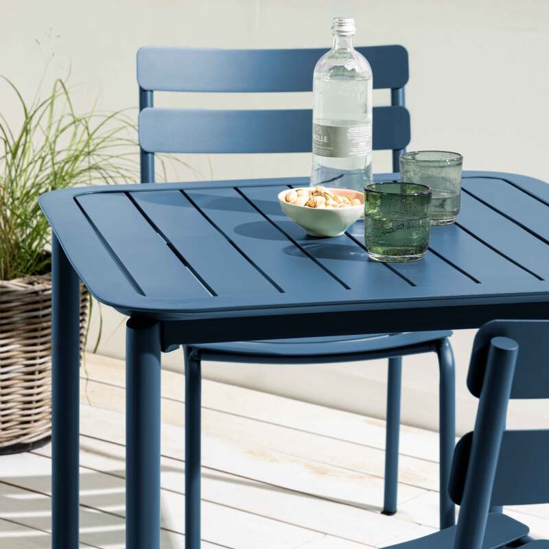 Mesa de terraza cuadrada 70 x 70 cm y 4 sillas de aluminio (2/7)