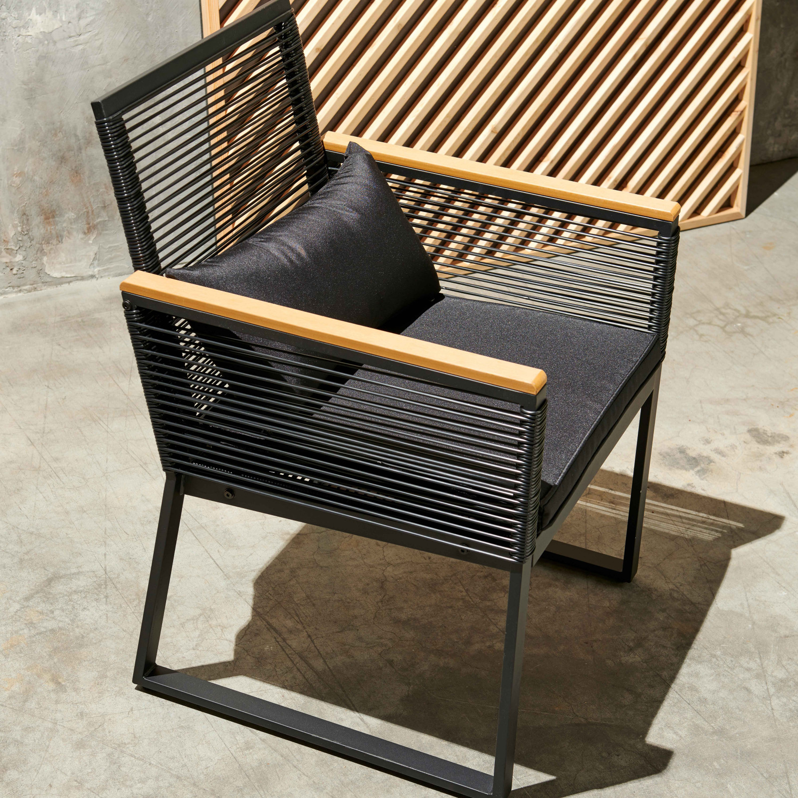 Conjunto de jardín bajo 5 plazas compuesto de un sofá, 2 sillones con reposabrazos y una mesa de centro