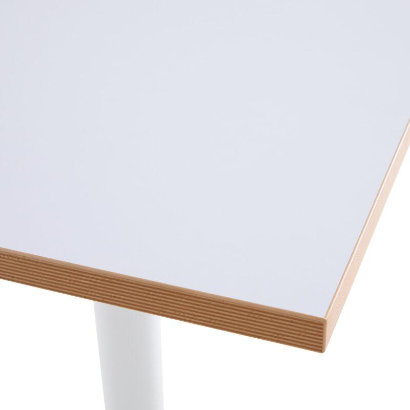 Tablero 60 x 60 cm en melamina con cantos de PVC