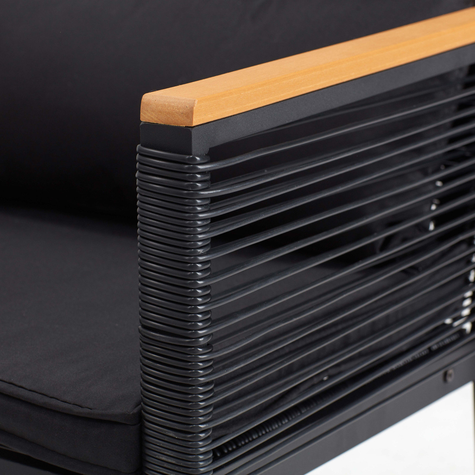 Conjunto de jardín bajo 5 plazas compuesto de un sofá, 2 sillones con reposabrazos y una mesa de centro