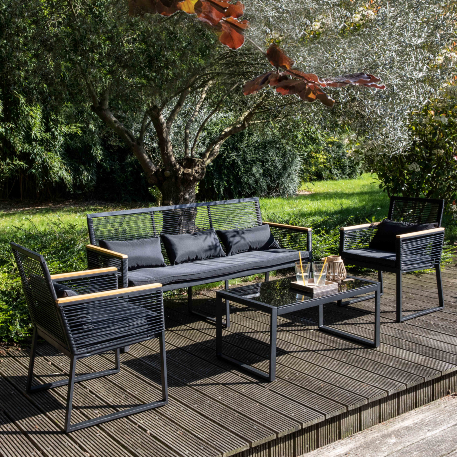 Conjunto de jardín bajo 5 plazas compuesto de un sofá, 2 sillones con reposabrazos y una mesa de centro