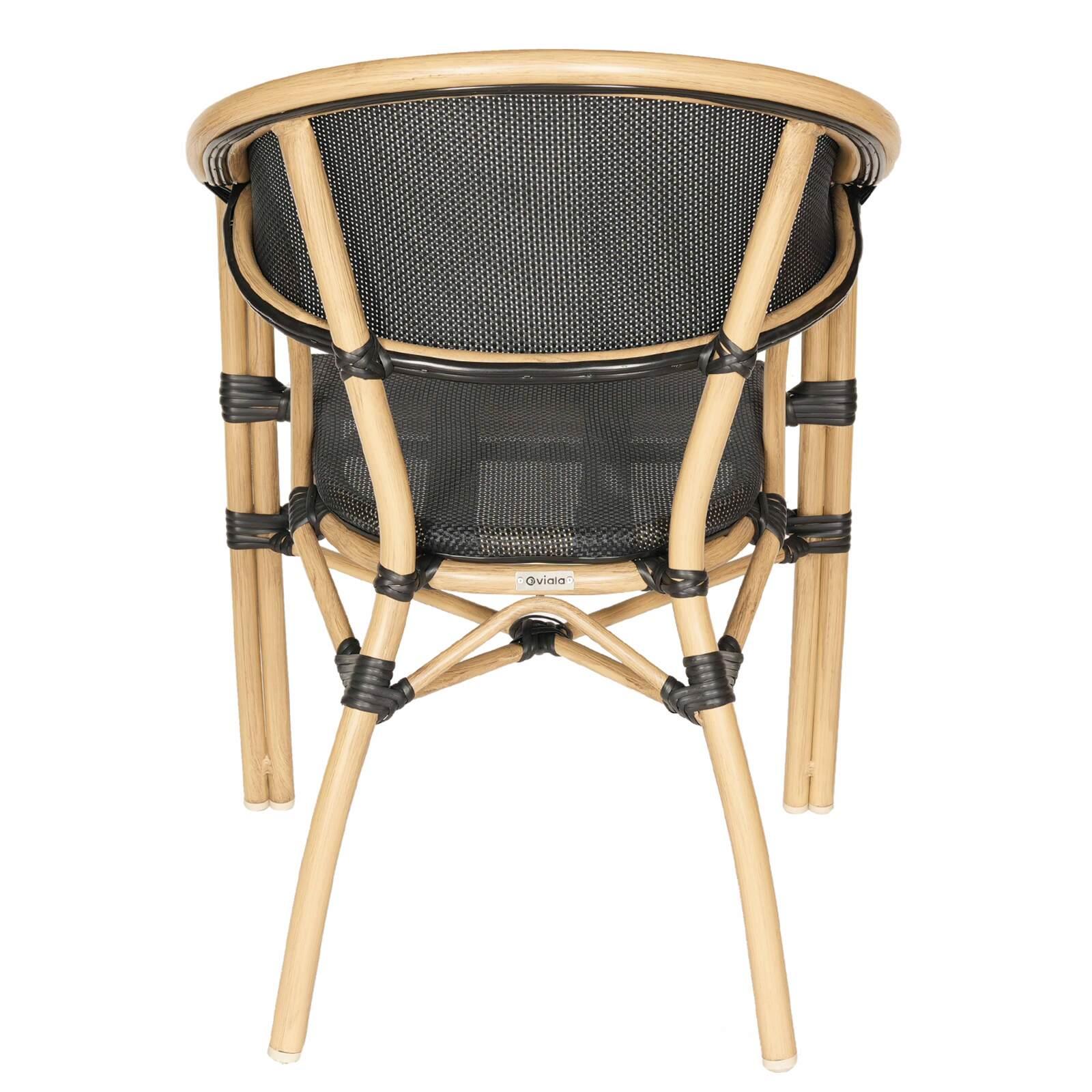 Silla de jardín estilo bistró parisino en aluminio y ratán sintético.