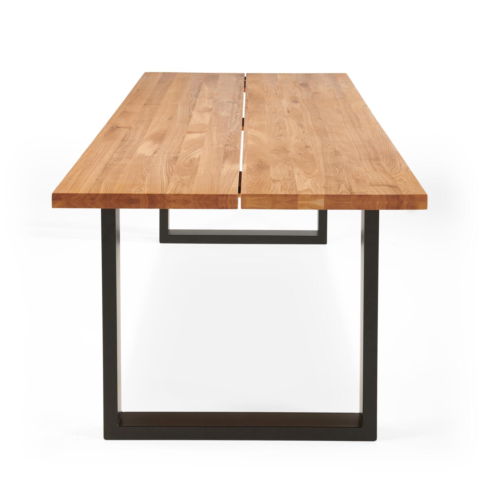 Mesa de comedor rectangular de roble FSC® con bordes irregulares y patas en forma de U