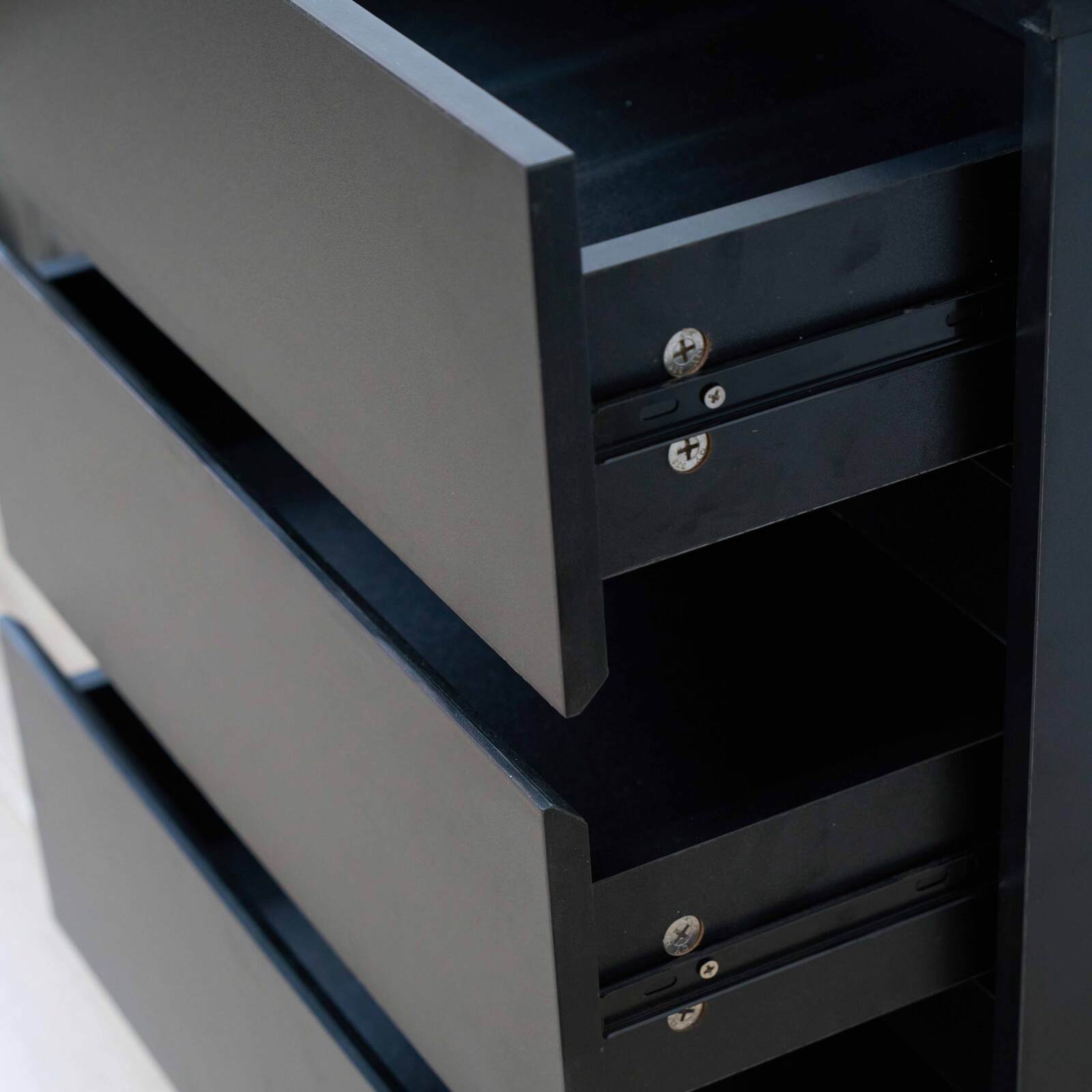 Aparador de melamina 3 puertas 160 cm