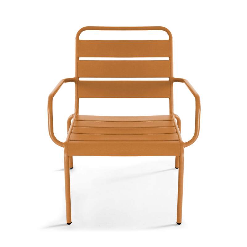 Sillón bajo de metal (2/5)