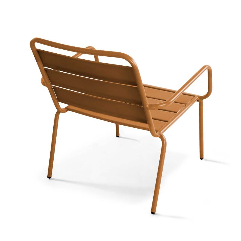 Sillón bajo de metal (3/5)