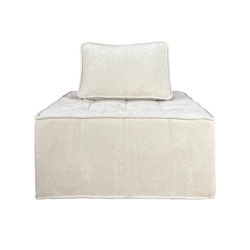 Sillón de tela con cojínes