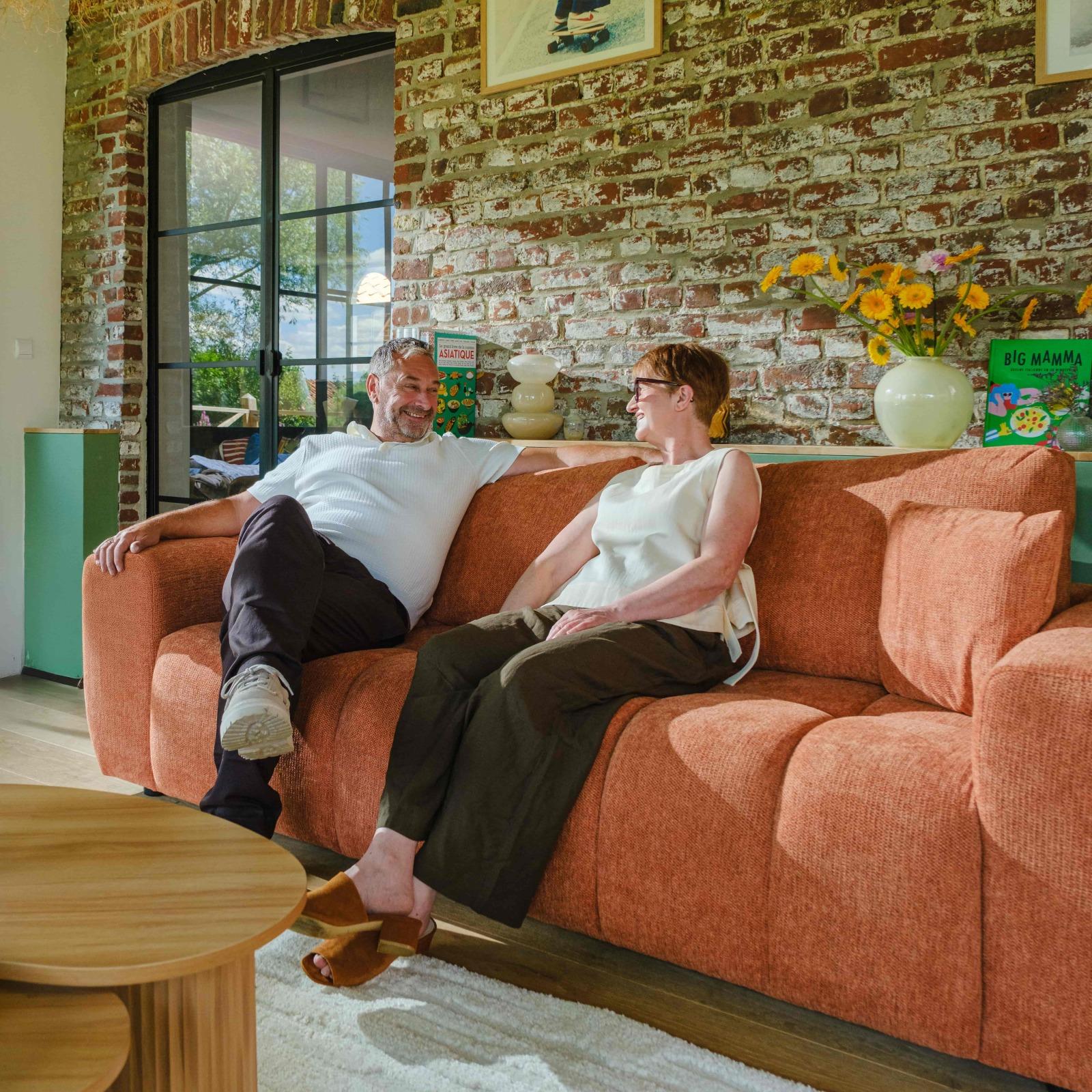 Sofá de 3 plazas de tela con cojines