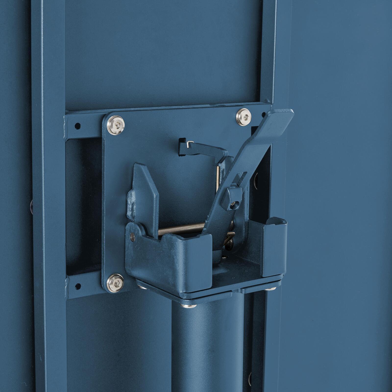 Mesa de jardín bistro cuadrada inclinable de metal con pie emprotado 70x70 cm y 2 sillas con reposabrazos