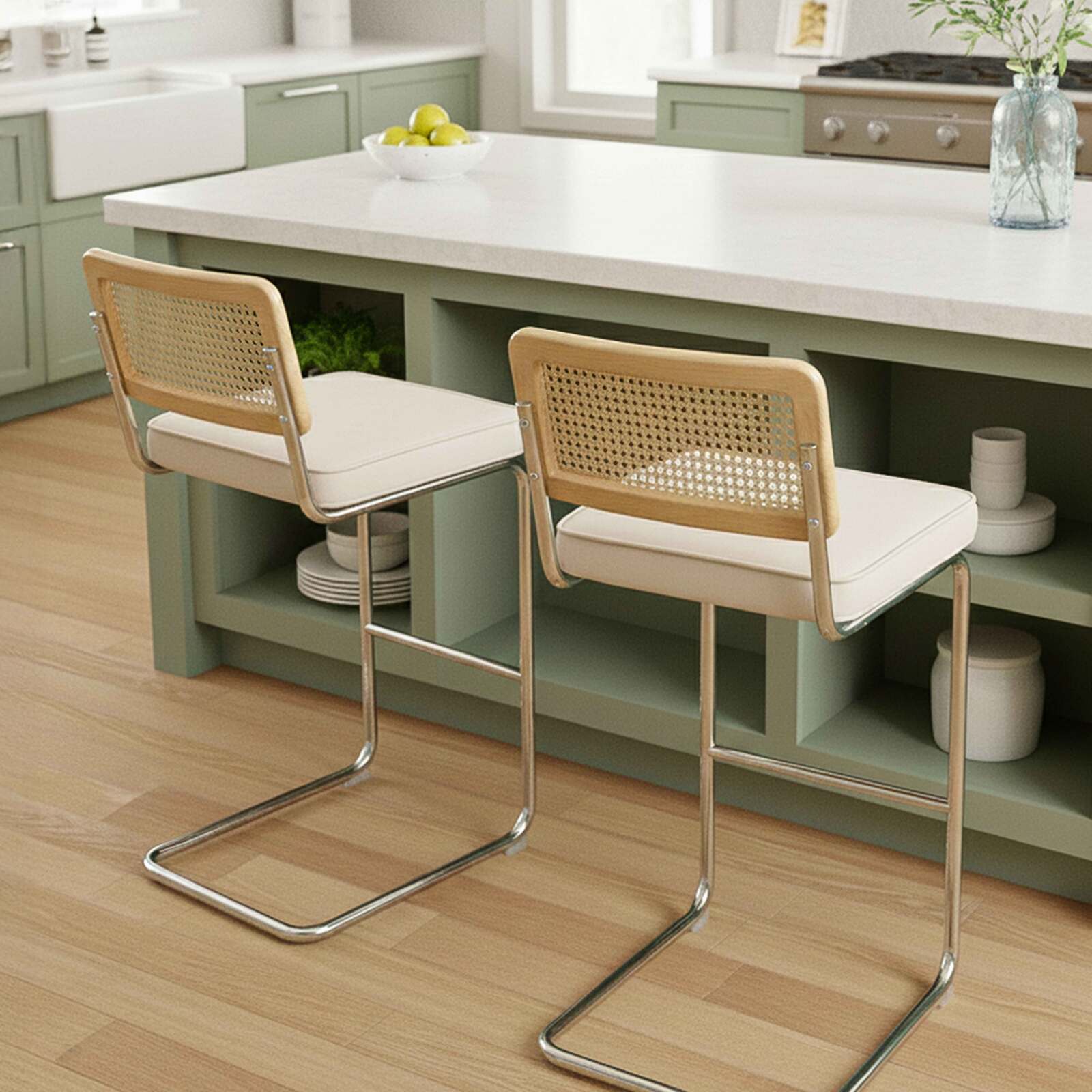 Sillas altas de terciopelo y metal con respaldo de tejido de enea - Lote de 2