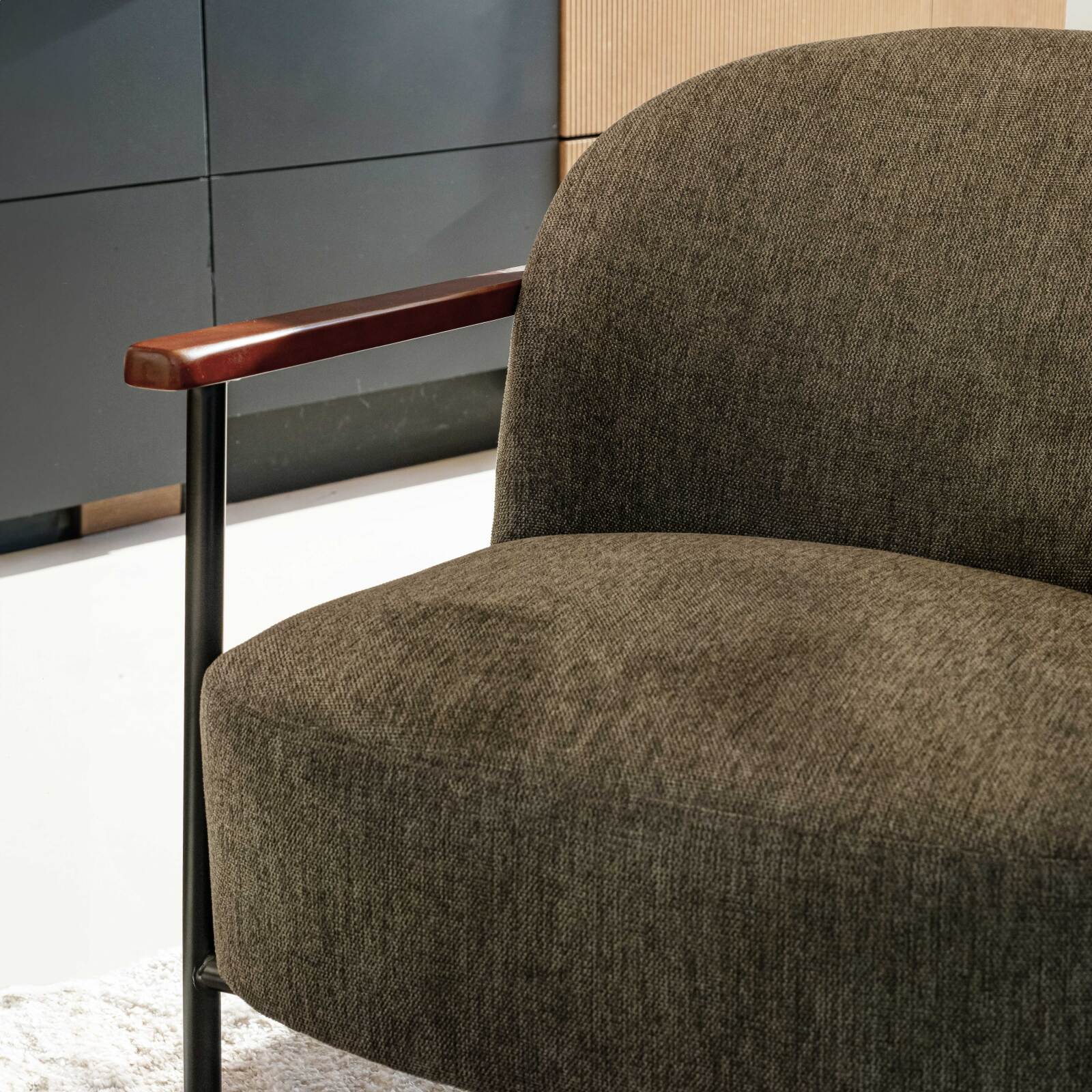 Sillón relax de tejido, madera y metal