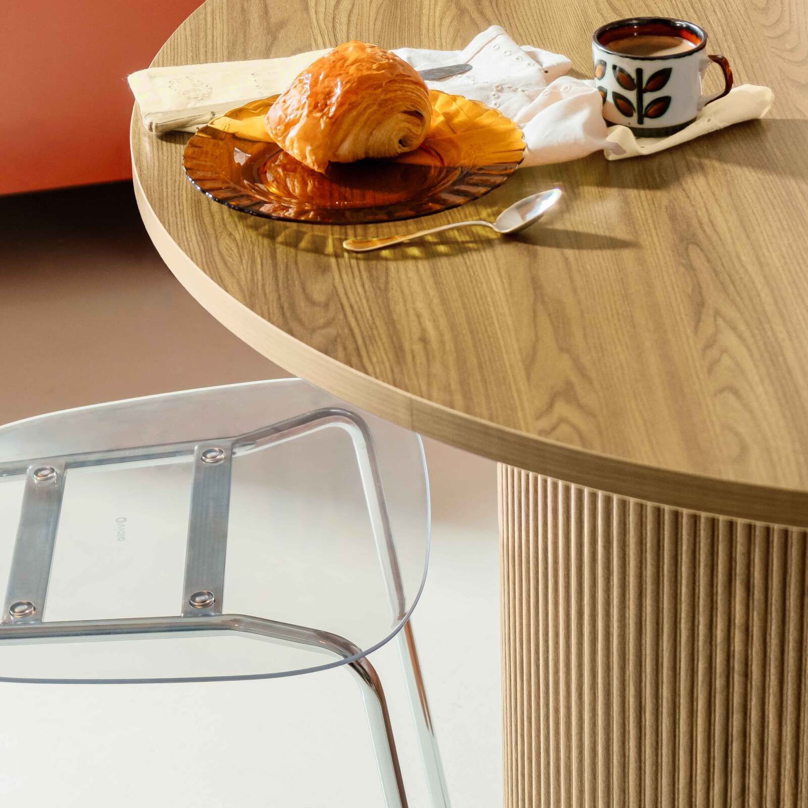 Mesa de comedor redonda efecto madera para 4 personas