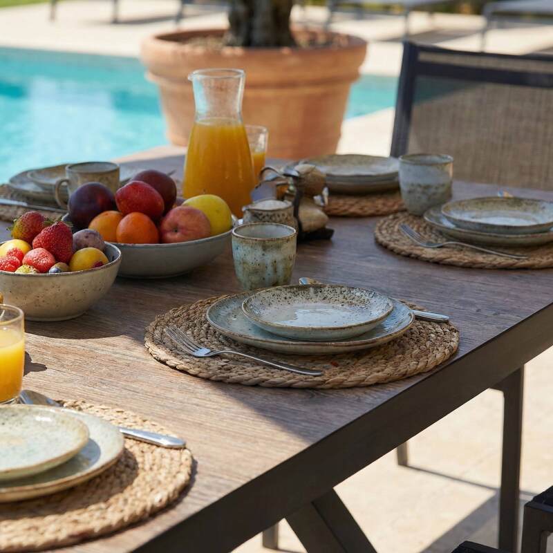 Mesa de jardín de aluminio y cerámica efecto madera 201x100 cm y 10 sillas apilables de textilene (3/9)