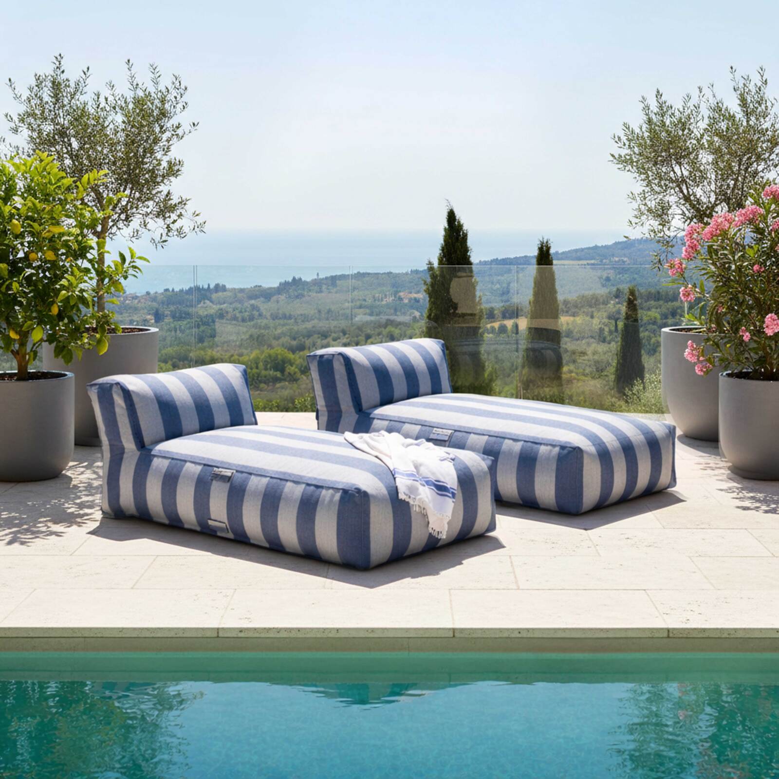 Sofá modular de exterior para 2 personas con 2 chaise longue a rayas