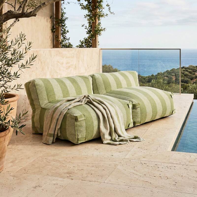 Sofá modular de exterior para 2 personas con 2 sillones a rayas - Lifestyle