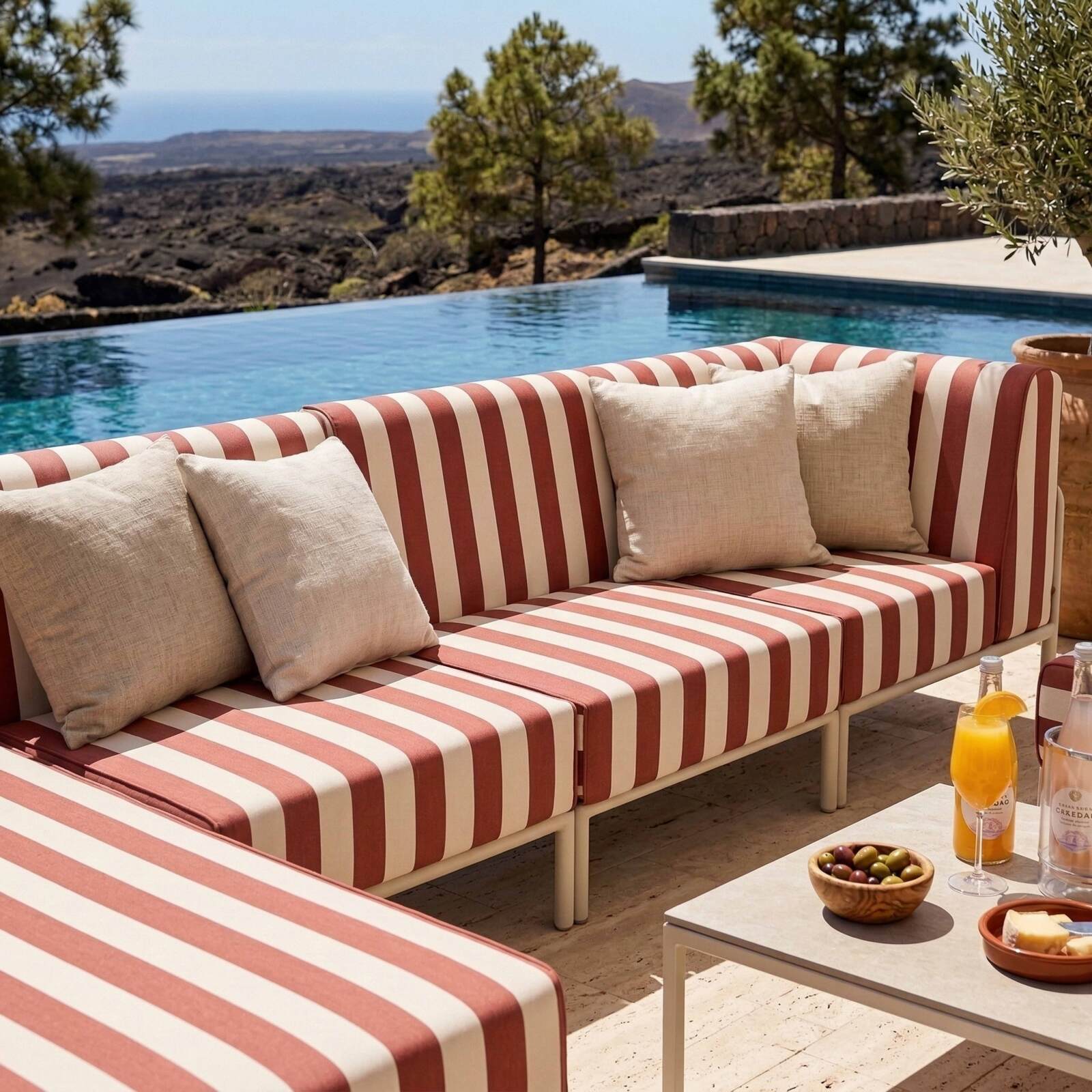 Sofá modular de exterior a rayas para 5 personas con 2 sillones, 1 sillón esquinero, 1 chaise longue y 1 puf