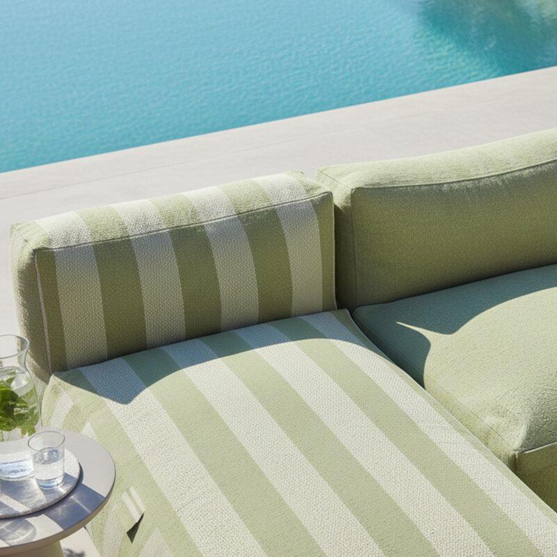 Sofá modular de exterior a rayas para 5 personas con 2 sillones bajo, 1 sillón esquinero, 1 tumbona y 1 puf (2/7)