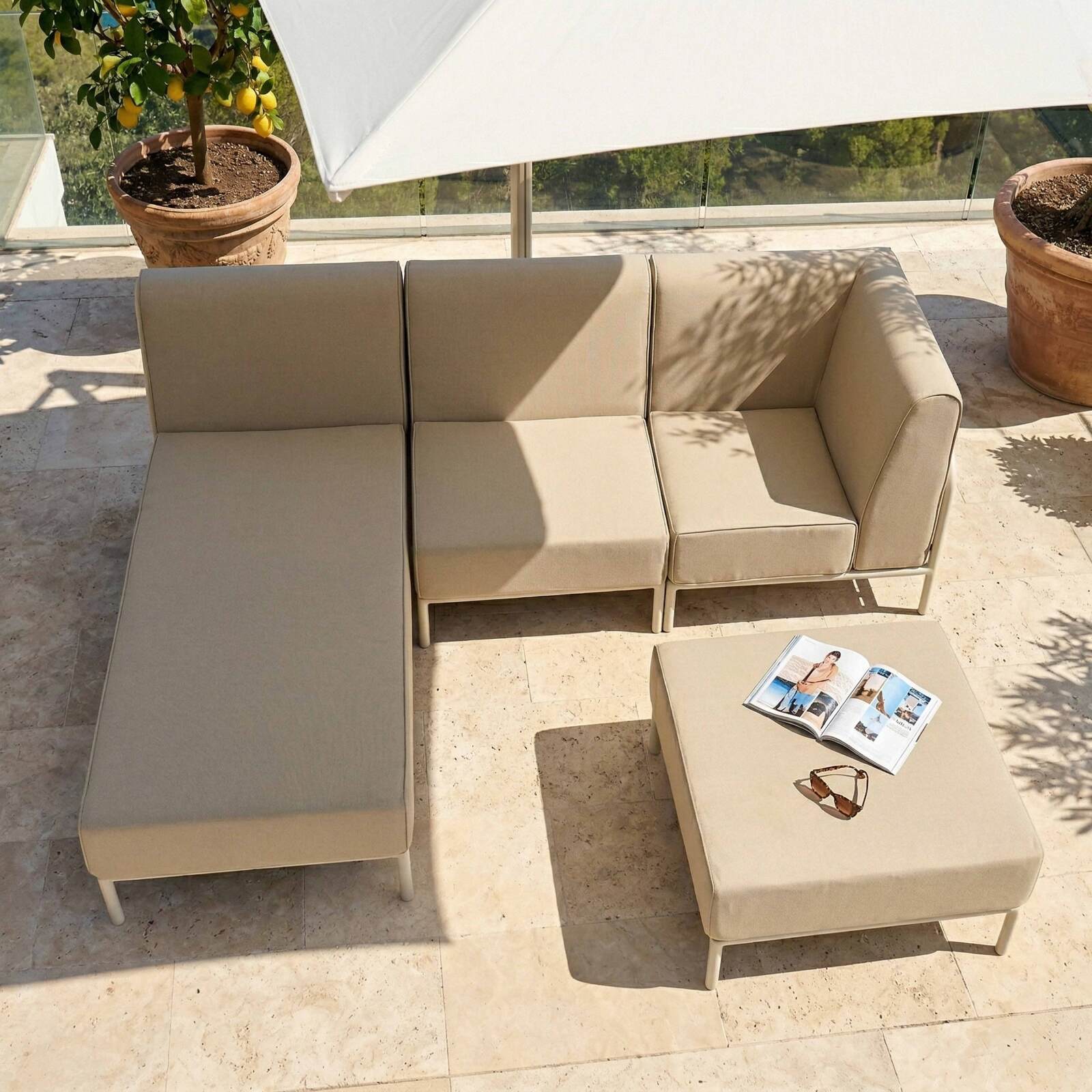 Sofá modular de exterior para 4 personas con 1 sillón, 1 sillón esquinero, 1 chaise longue y 1 puf