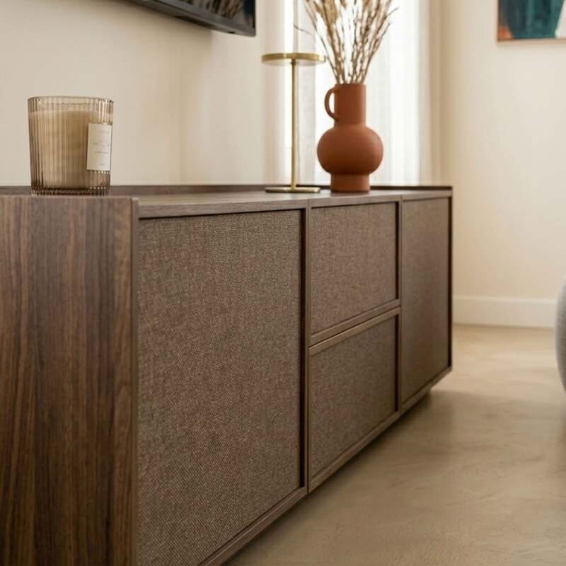 Mueble TV de efecto madera 150 cm en tela estilo escandinavo (2/9)