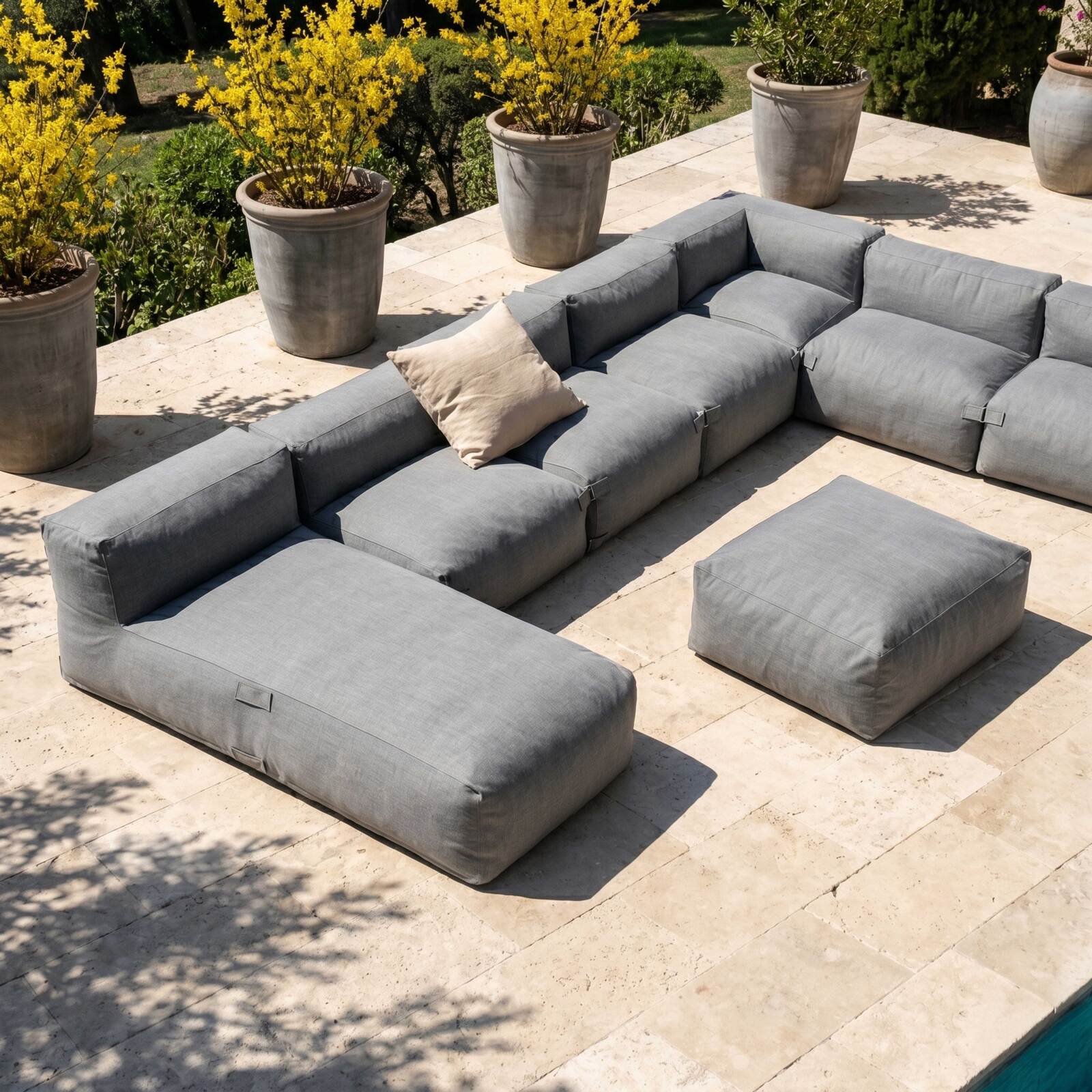 Sofá modular de exterior para 8 personas con 5 sillones, 1 sillón esquinero, 1 chaise longue y 1 puf
