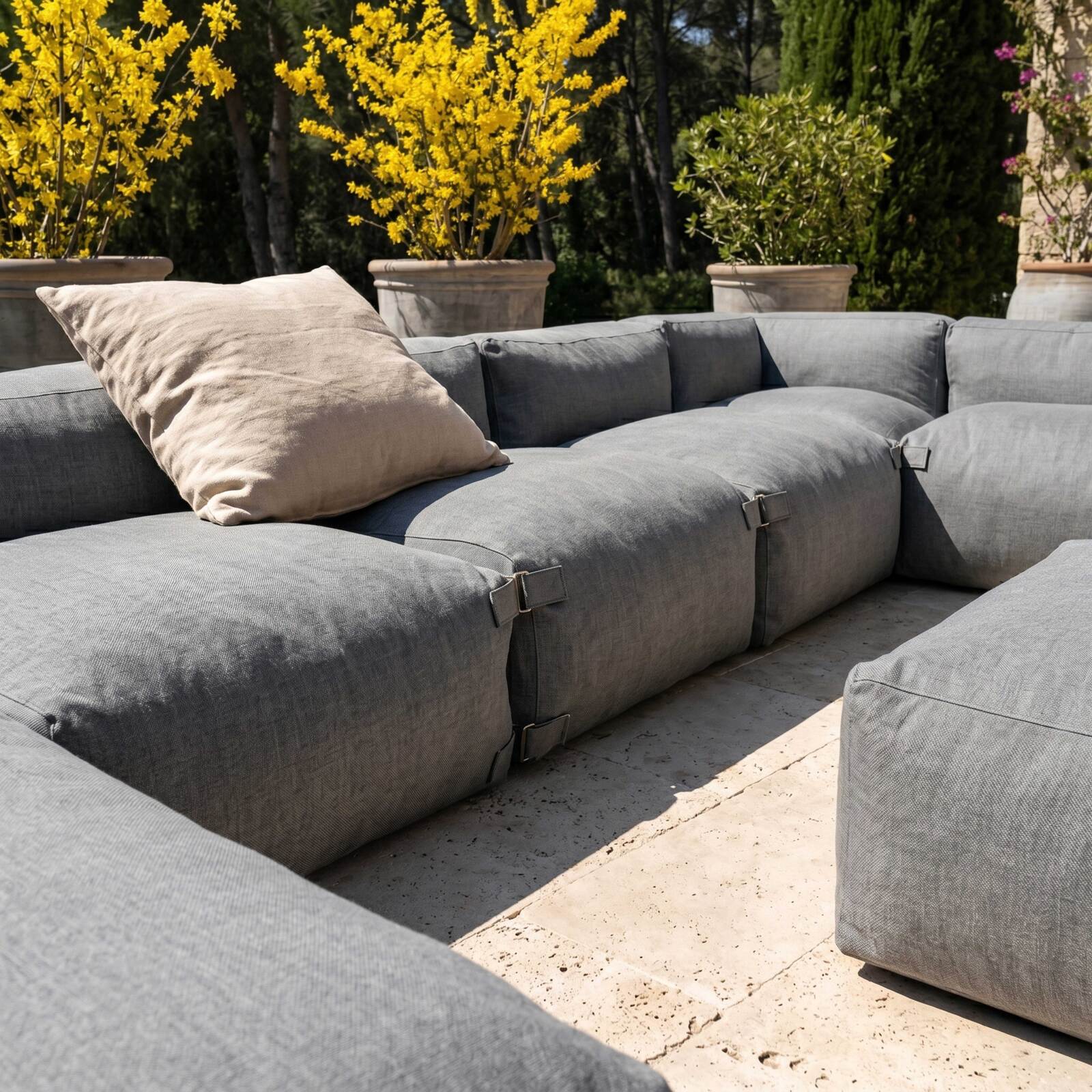 Sofá modular de exterior para 8 personas con 5 sillones, 1 sillón esquinero, 1 chaise longue y 1 puf