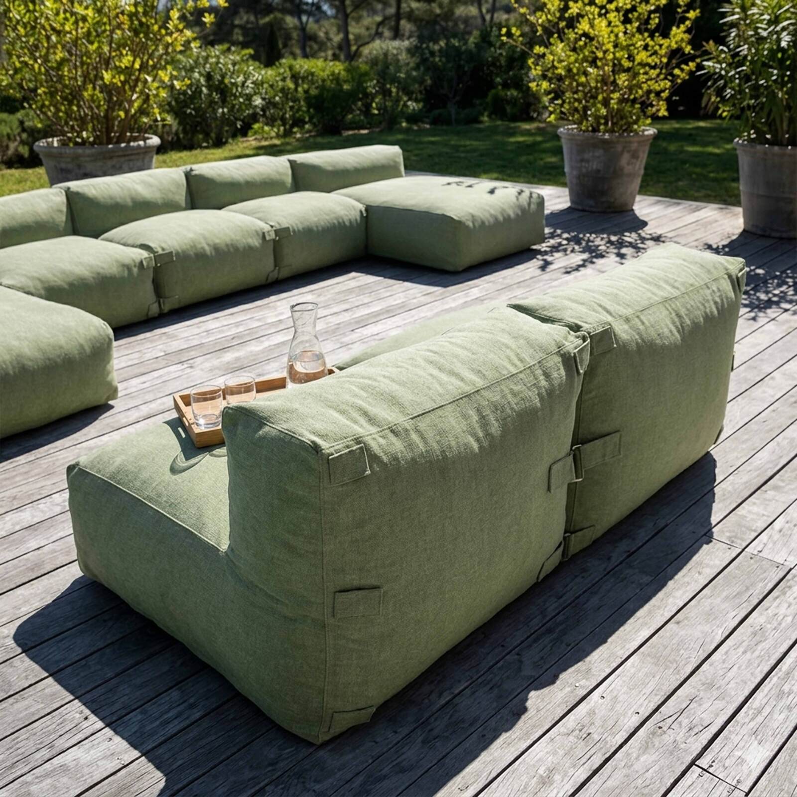 Sofá modular de exterior para 7 personas con 5 sillones y 2 chaise longue