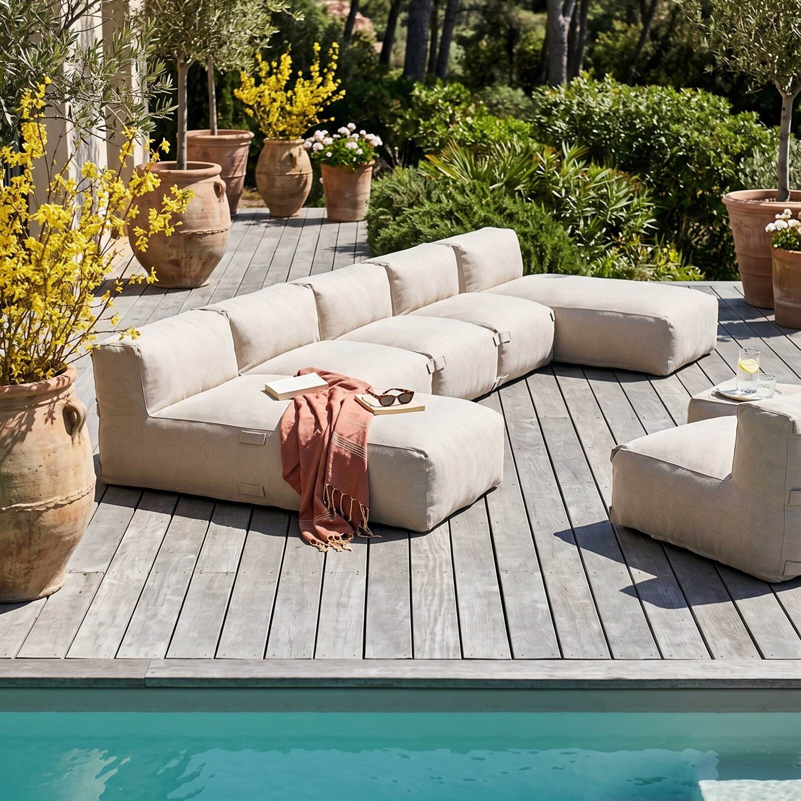 Sofá modular de exterior para 7 personas con 5 sillones y 2 chaise longue