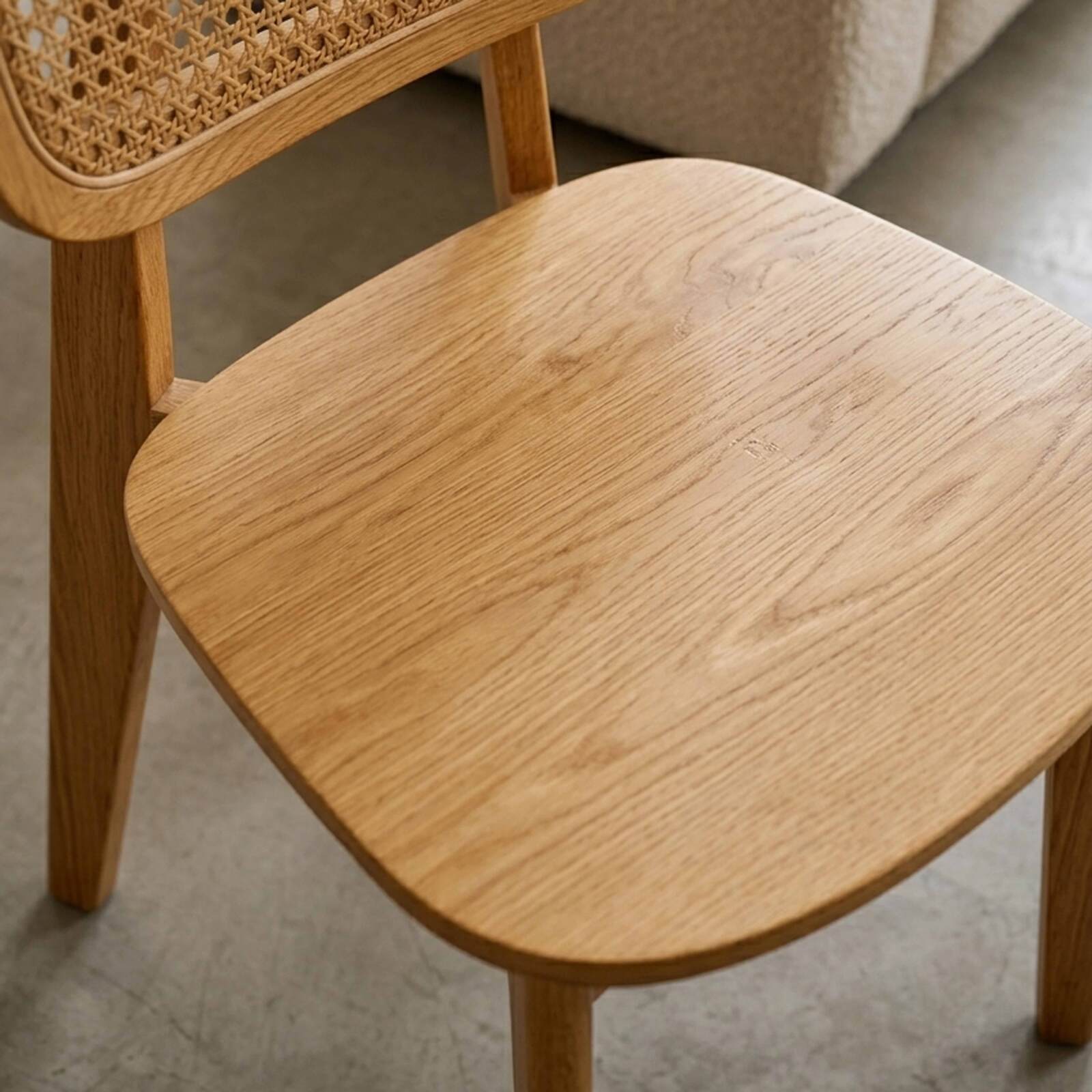 Sillas de madera de olmo y ratán natural con respaldo de tejido de enea - Lote de 2