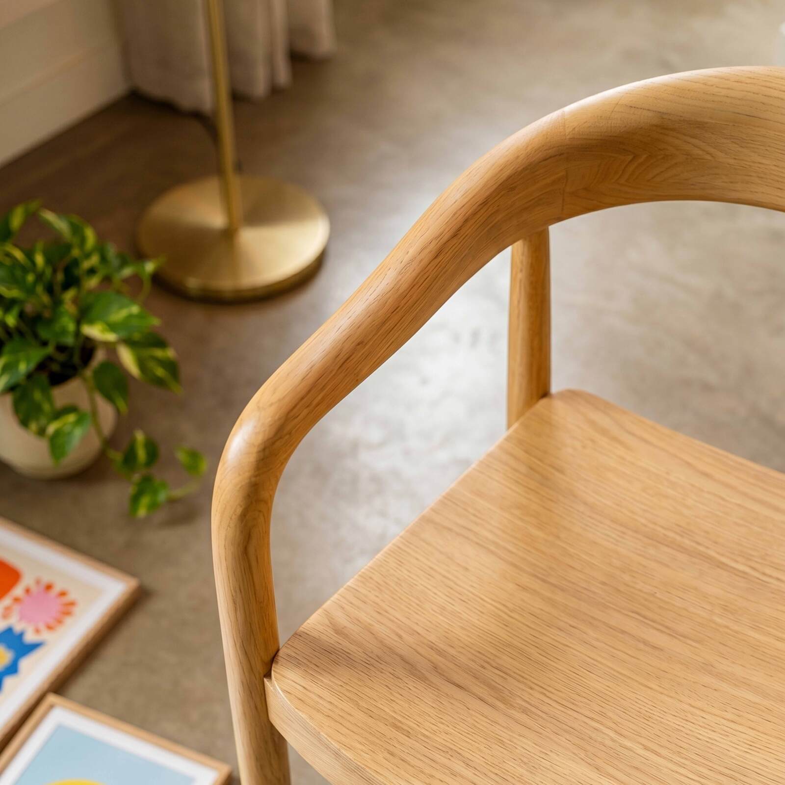 Sillas de madera de olmo con reposabrazos - Lote de 2