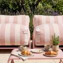Sofá modular de exterior a rayas para 4 personas con estructura, 3 sillones, 1 puf, y mesa de centro
