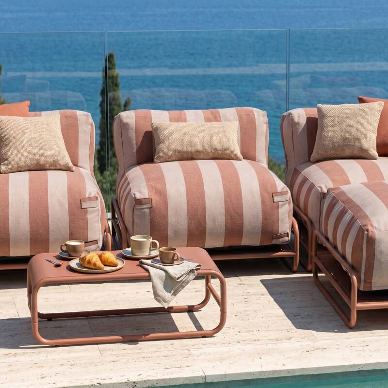 Sofá modular de exterior a rayas para 4 personas con estructura, 3 sillones, 1 puf, y mesa de centro (2/7)