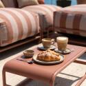 Sofá modular de exterior a rayas para 4 personas con estructura, 3 sillones, 1 puf, y mesa de centro
