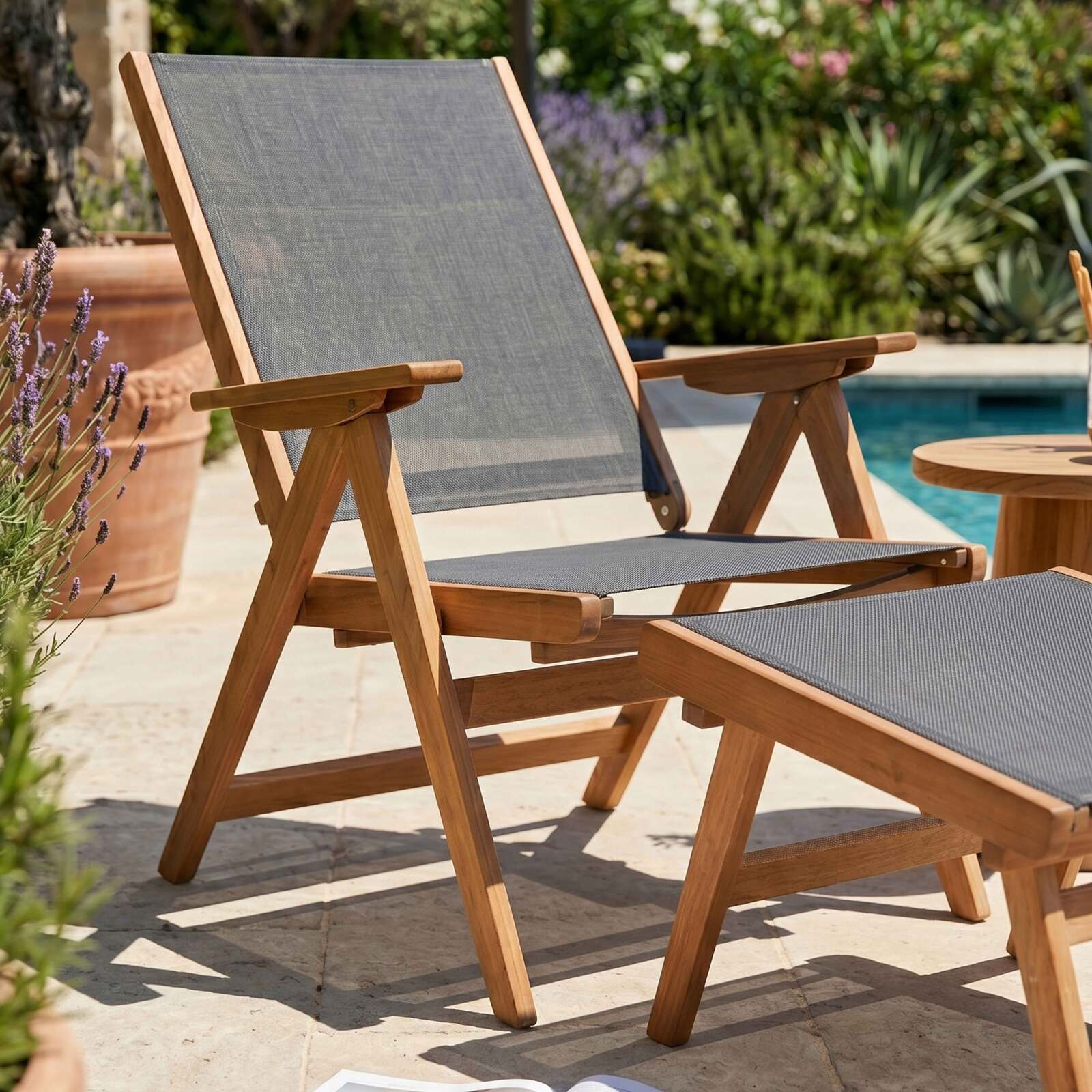 Sillón relax de jardín de madera de eucalipto con reposapiés
