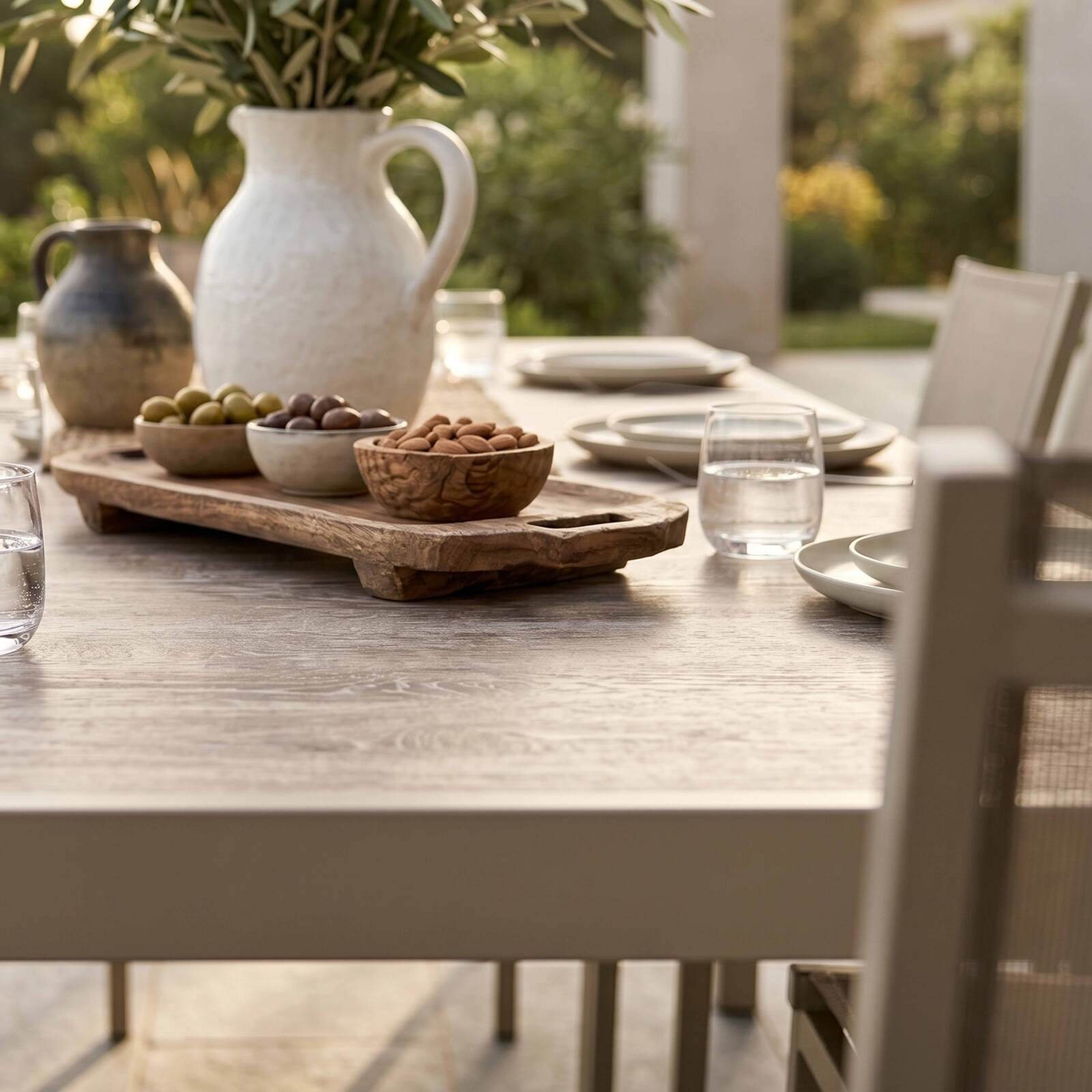 Mesa de jardín de aluminio y cerámica efecto madera 206x100 cm y 10 sillas en textilene