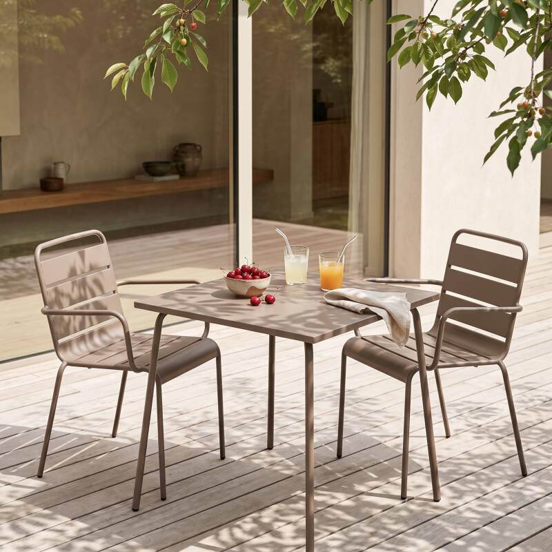 Mesa de jardín bistro cuadrada de metal 70x70 cm y 2 sillas con reposabrazos